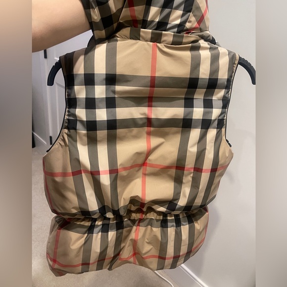 Burberry Youth Vest - Size 14 can fit women’s XS - Picture 8 of 9